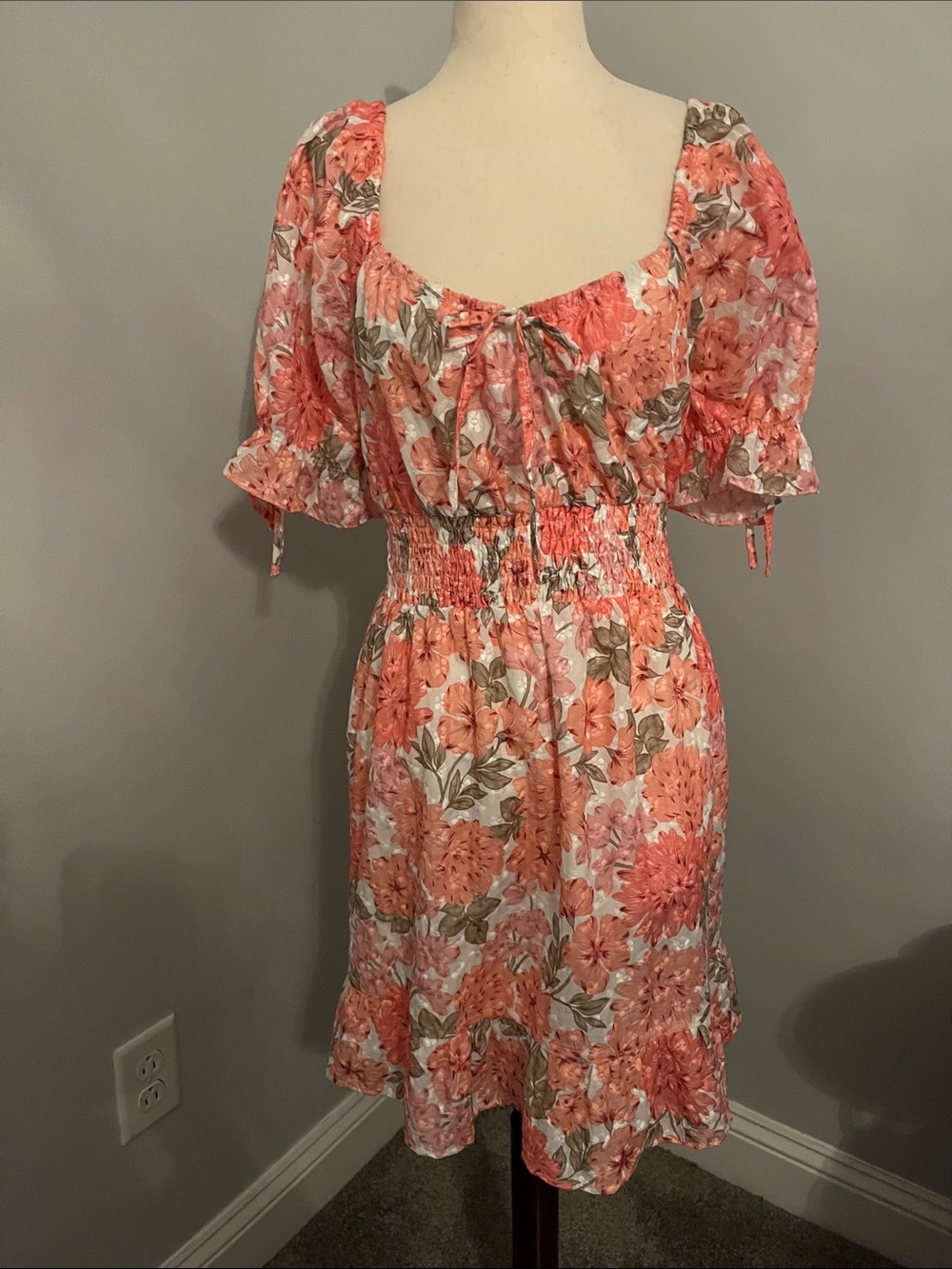 Adelyn Rae Coral Floral Puff-Sleeve Midi Dress
